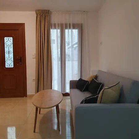 Апартаменты Mevi Naxos City